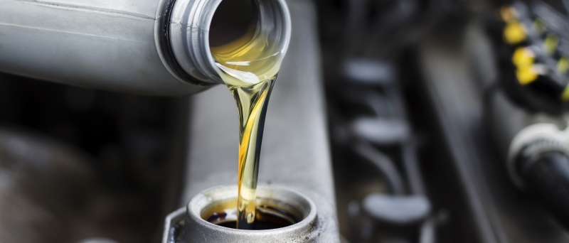 Motoren- und Nachfüll-Öl …das sollten Sie beachten! - Fakten für Autofahrer